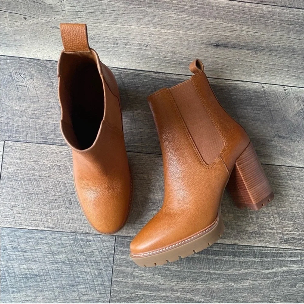 Tory Burch Lug 70MM Bootie Size 11 Leather Blanched Almond Brown Camel Tan NEW